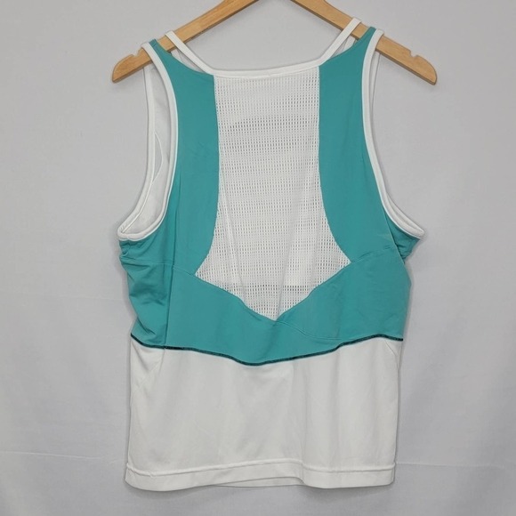 ADIDAS Tank with adjustable sports bra under Air whole in back - Picture 11 of 12